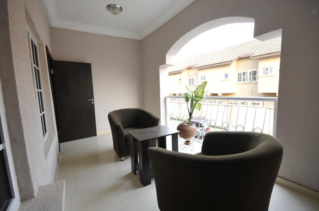Sheer Luxury Apartments And Suites Абуджа Экстерьер фото