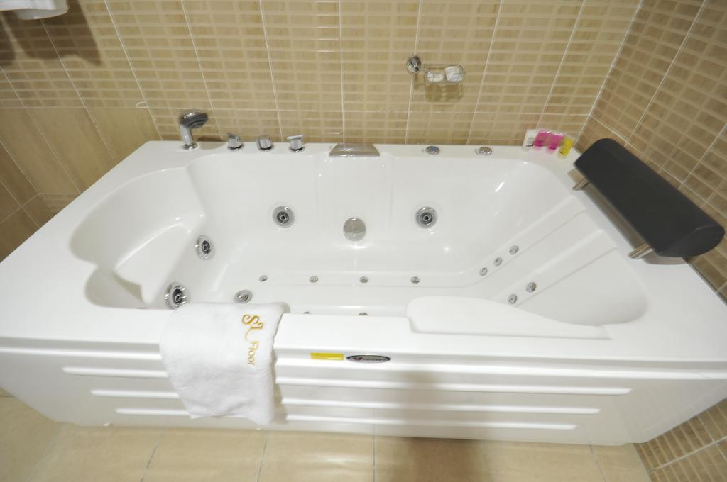 Sheer Luxury Apartments And Suites Абуджа Экстерьер фото