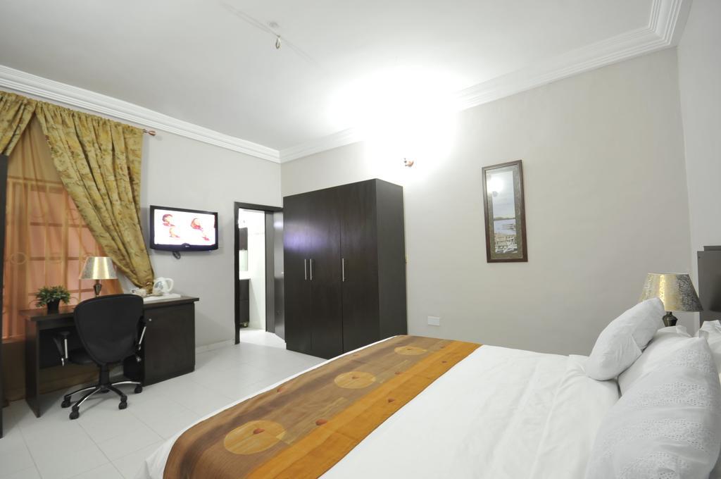Sheer Luxury Apartments And Suites Абуджа Номер фото